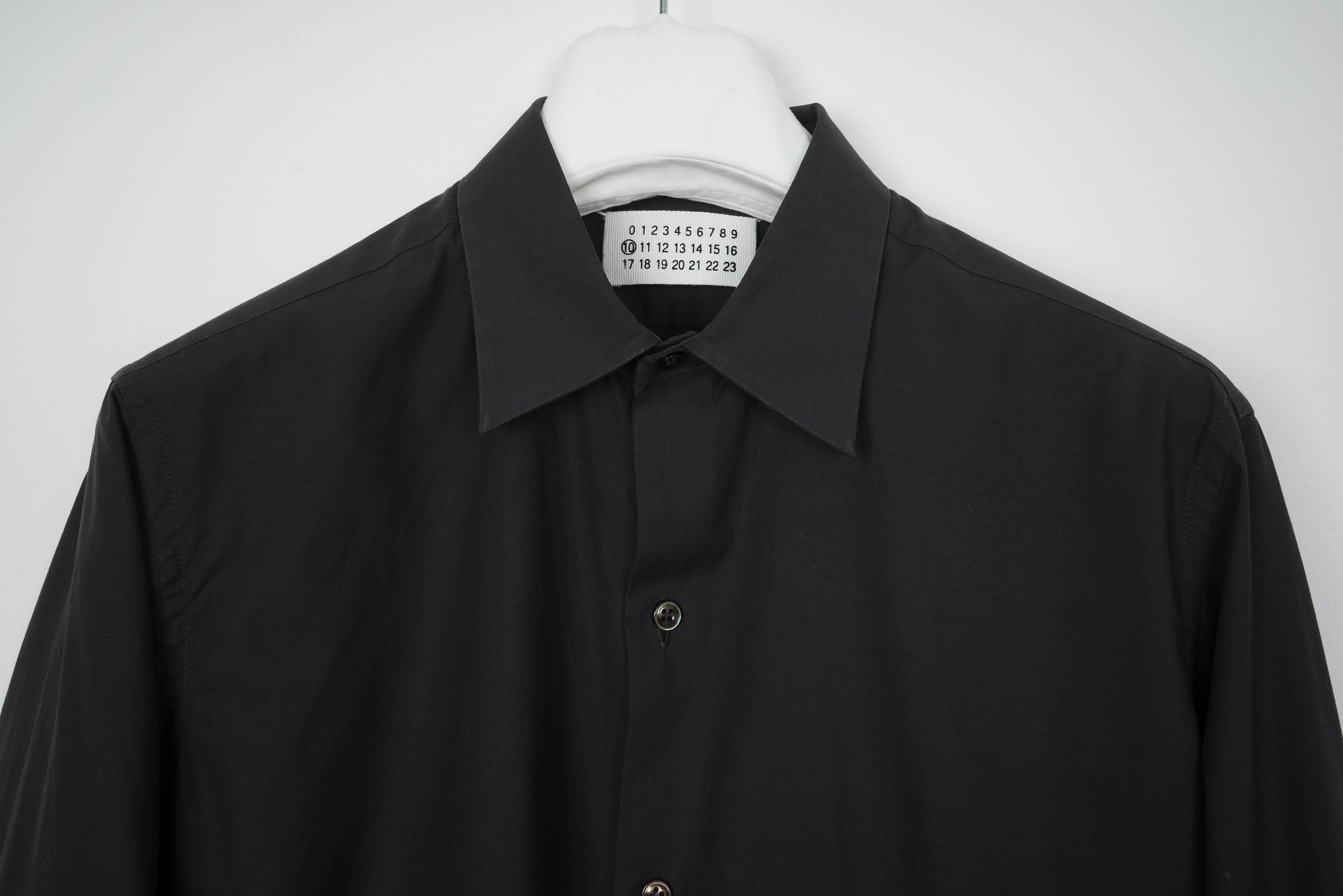 2005 A/W BLACK SHIRT WITH EXCESS FABRIC DETAIL