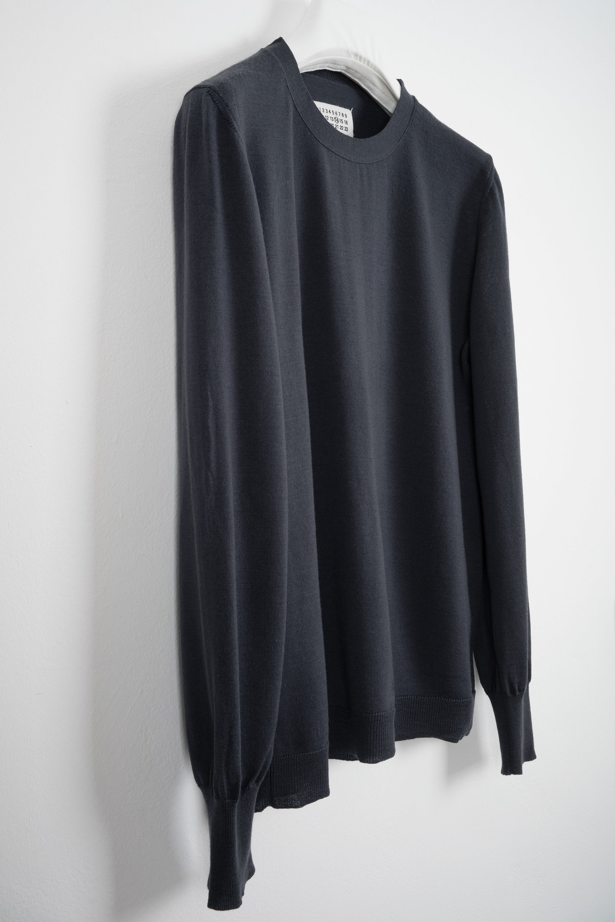 2005 A/W GRAY CREWNECK SWEATER IN FINEST WOOL