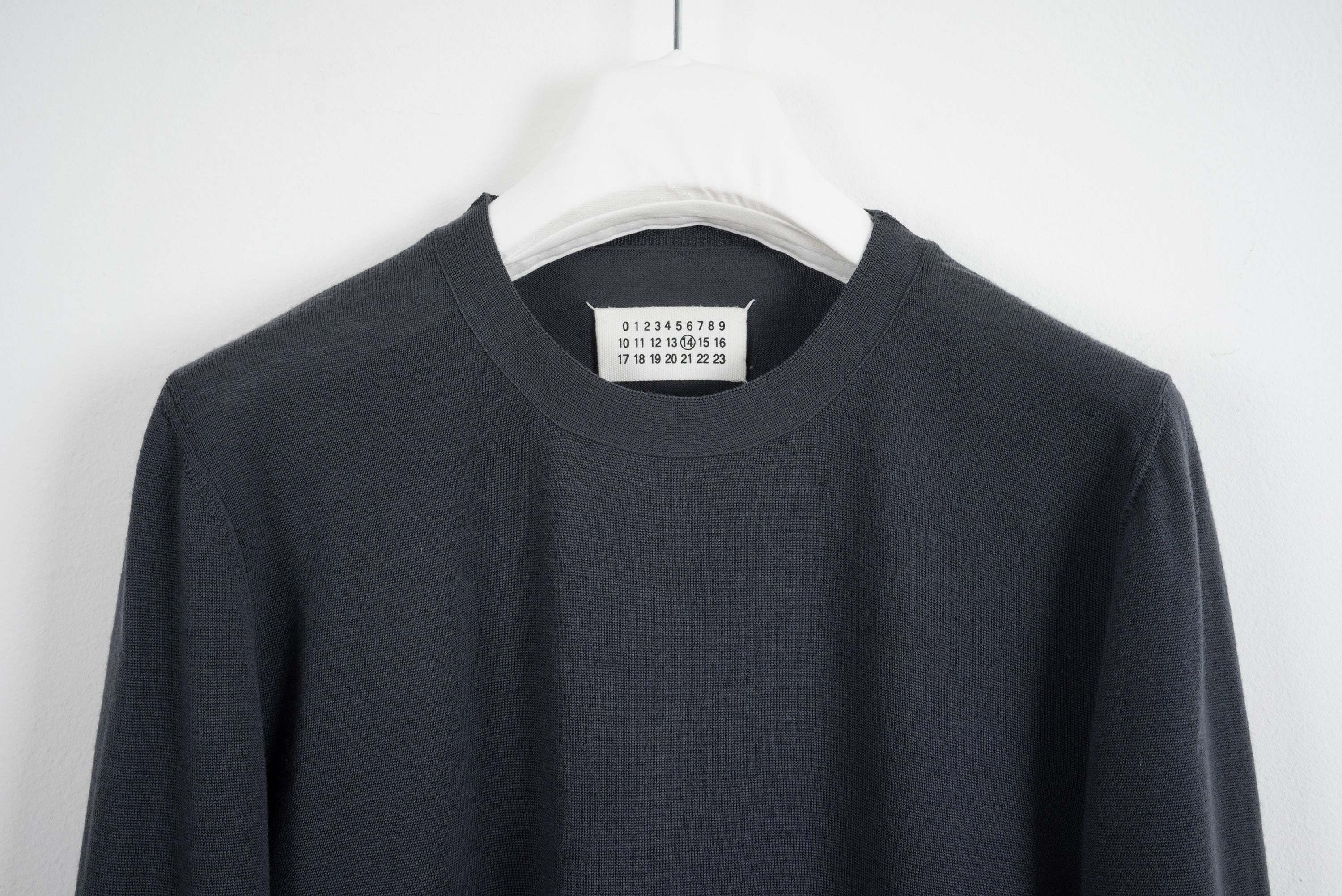 2005 A/W GRAY CREWNECK SWEATER IN FINEST WOOL
