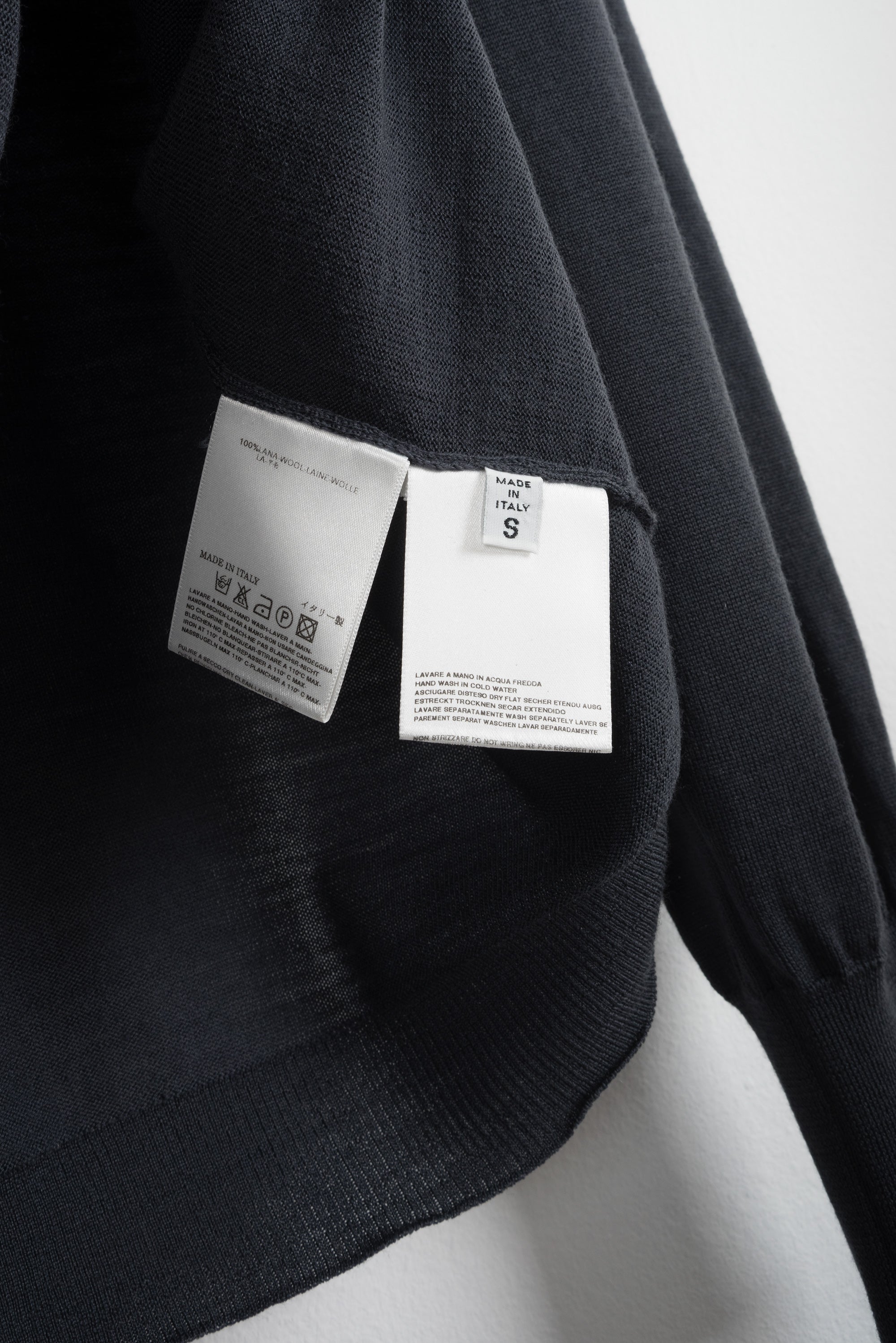 2005 A/W GRAY CREWNECK SWEATER IN FINEST WOOL