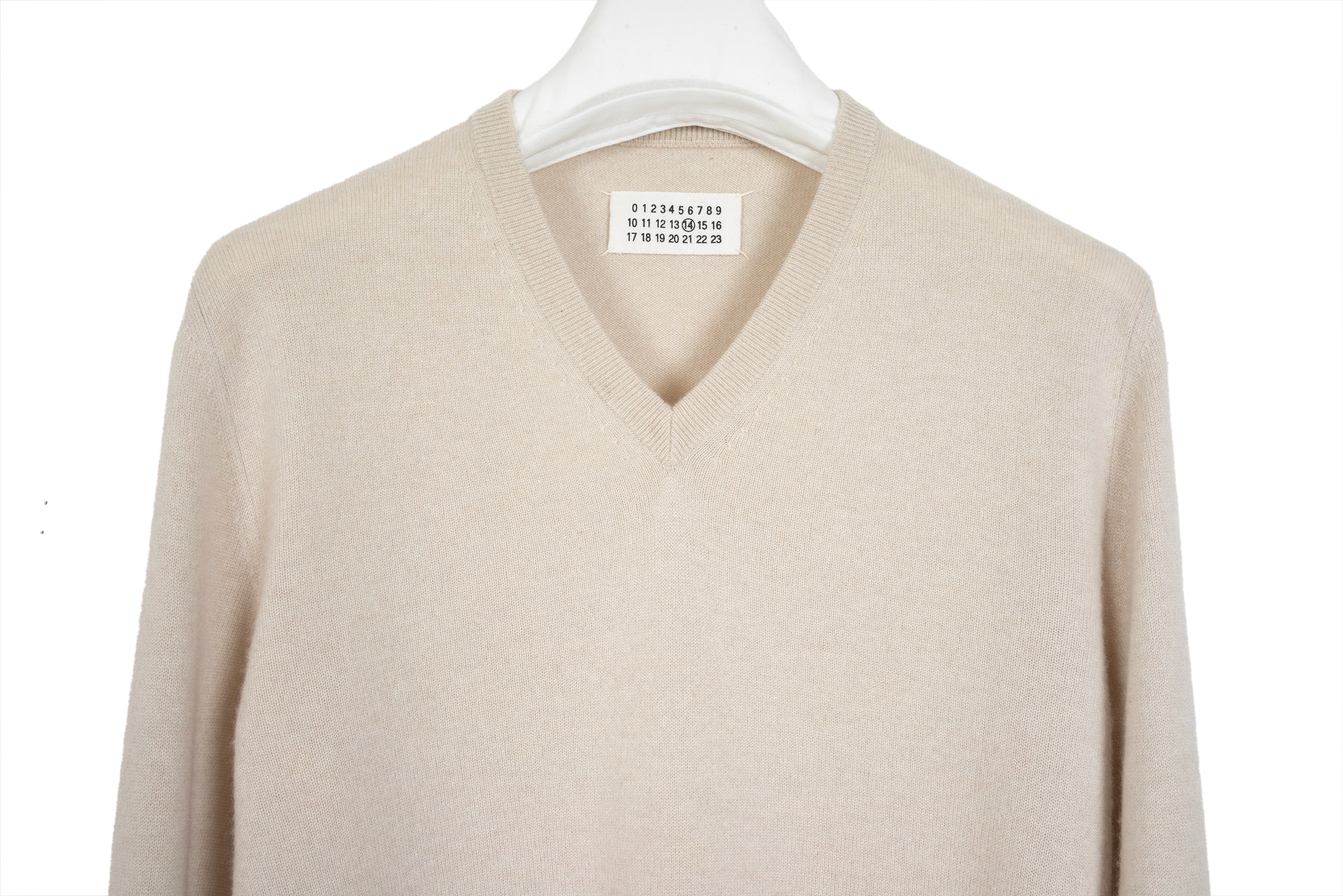 2010 A/W V-NECK SWEATER IN CASHMERE