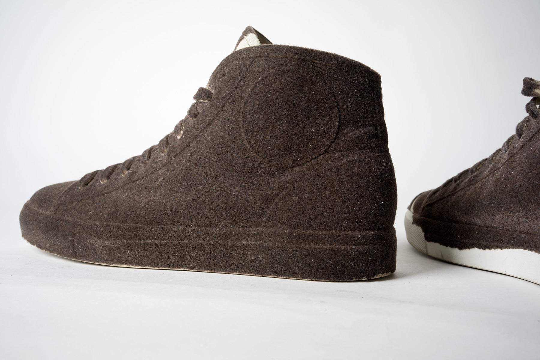 2009 A/W FLOCKED VELVET HIGH-TOP SNEAKER