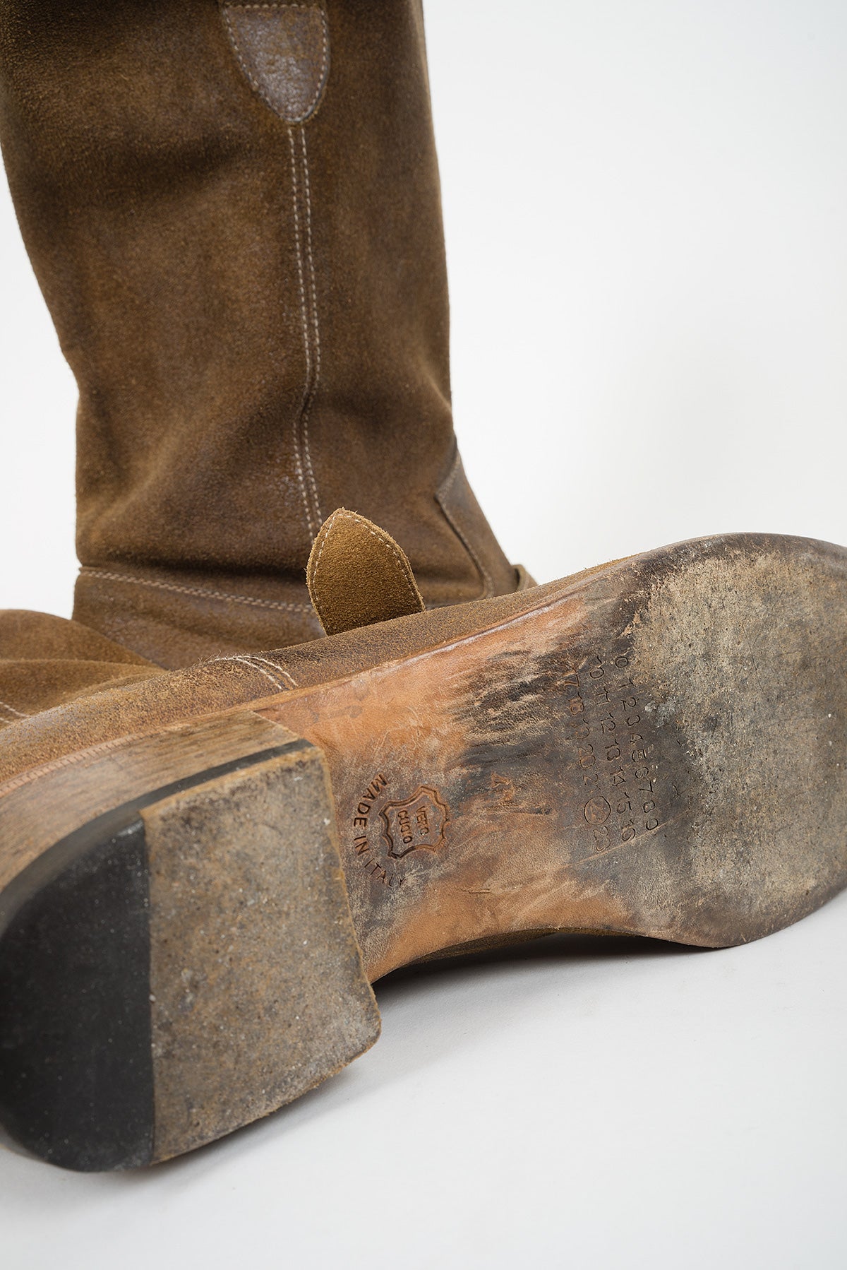2005 A/W BUCKLE BOOTS IN AGED REVERESED LEATHER