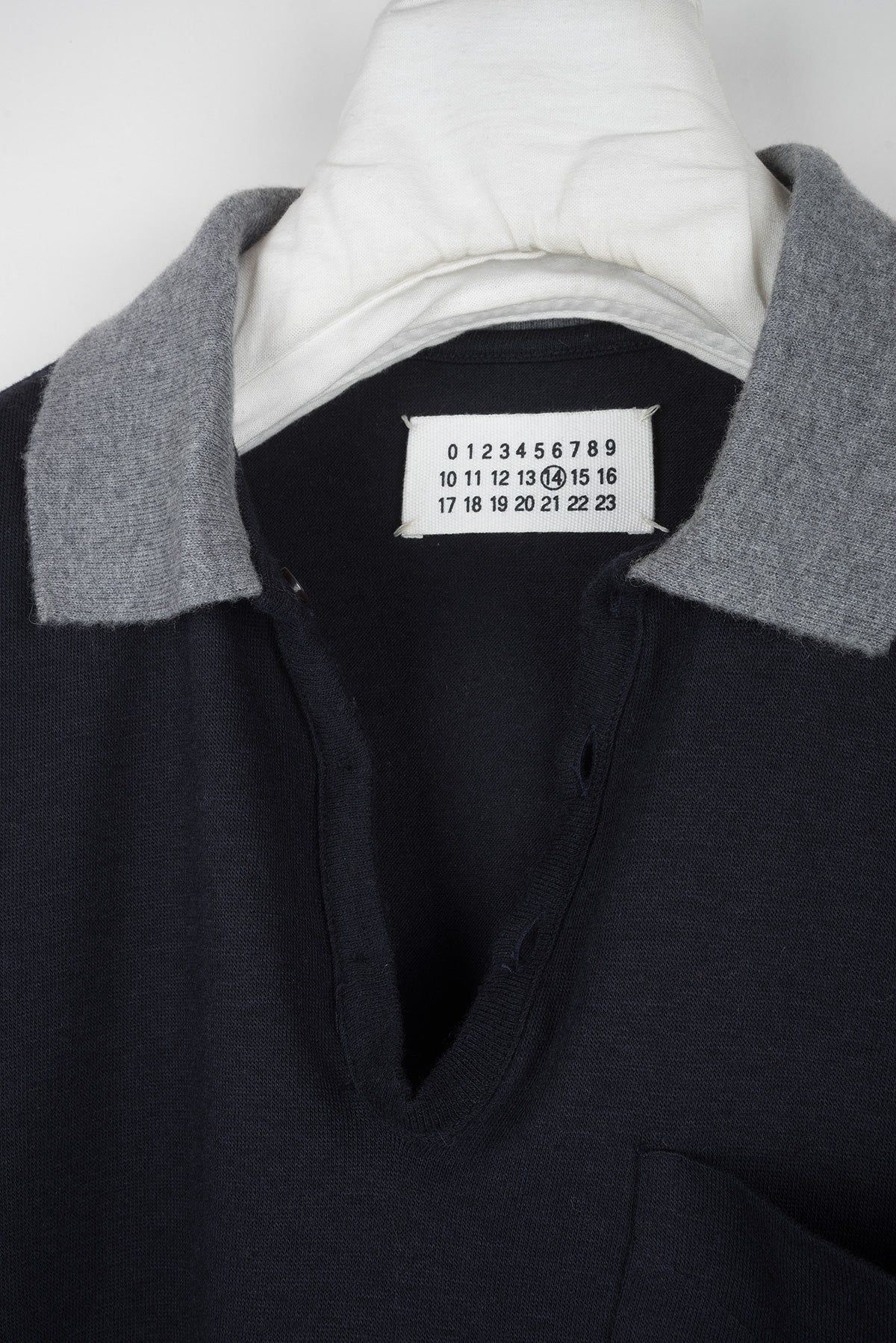 2007 A/W CASHMERE POLO NECK SWEATER WITH CONTRASTING COLLAR