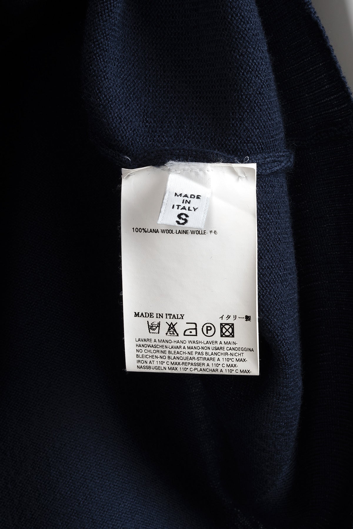 2007 A/W ANATOMICAL V-NECK SWEATER WITH SHOULDER SEAM DETAIL