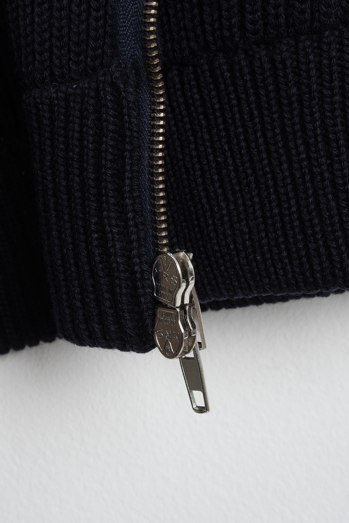 2005 A/W "CAMIONNEUR" ZIPPED CARDIGAN IN DARK BLUE WOOL