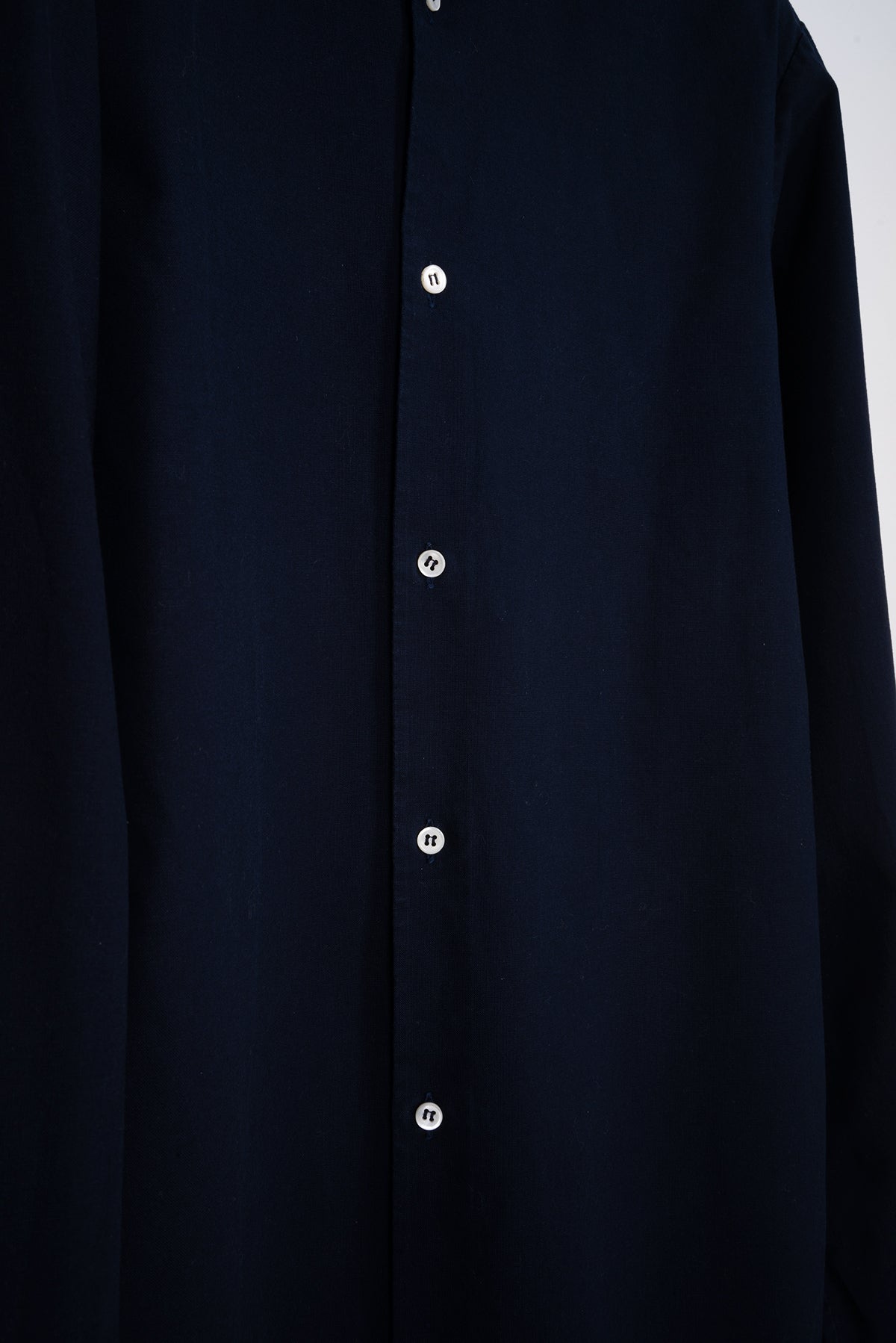 2004 S/S BUTTON-DOWN COLLAR CLASSIC SHIRT IN NAVY BLUE