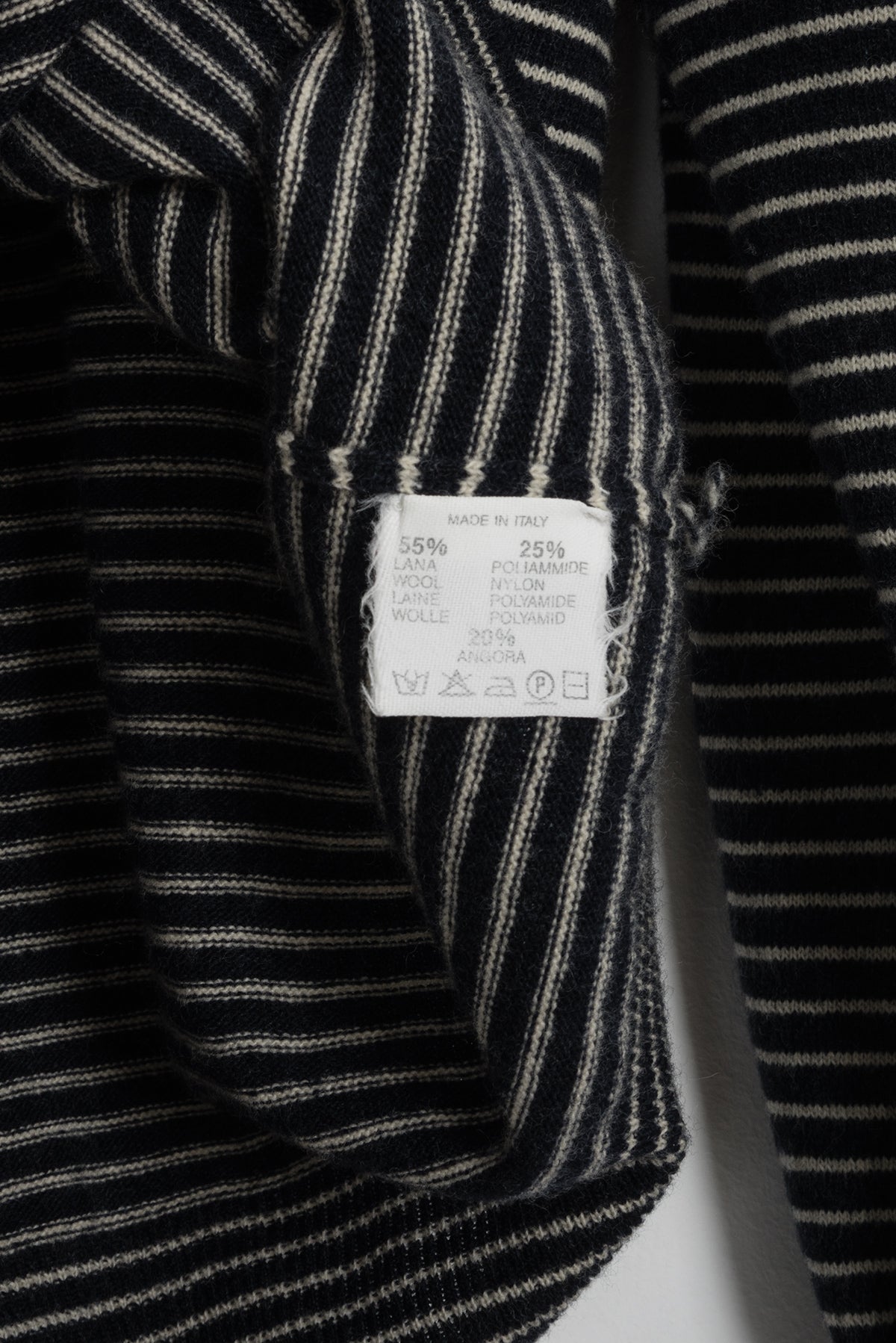 2001 A/W STRIPED LAMBSWOOL V-NECK SWEATER BY MISS DEANNA